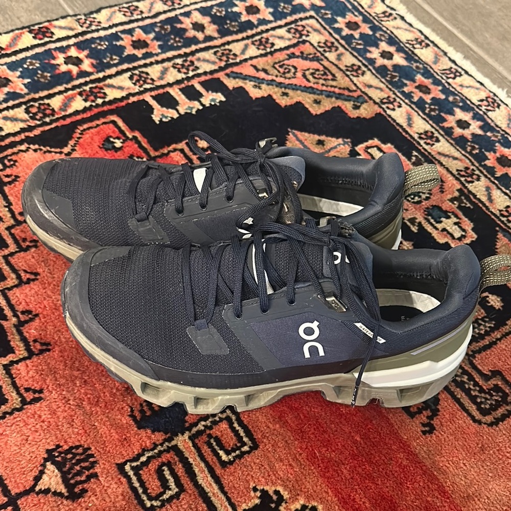 On Running Navy Athletic Shoes (men’s)